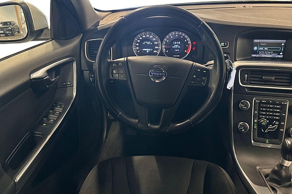 Volvo V60 12 of 27