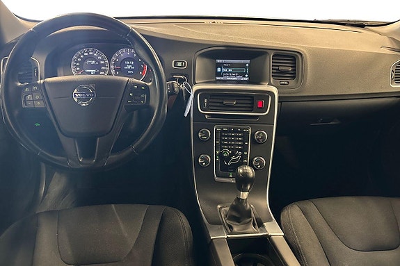 Volvo V60 11 of 27