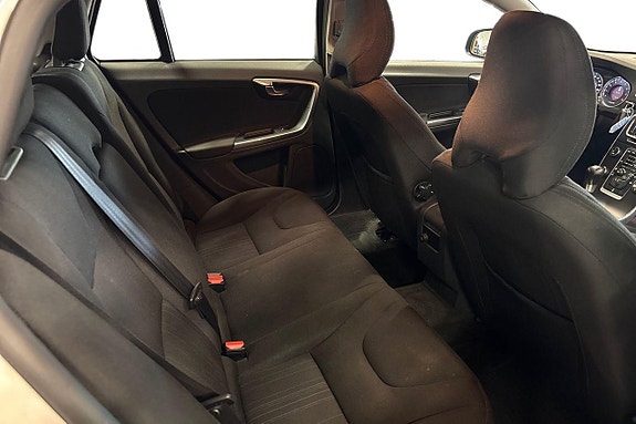 Volvo V60 10 of 27