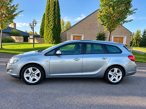 Opel Astra 4 of 8