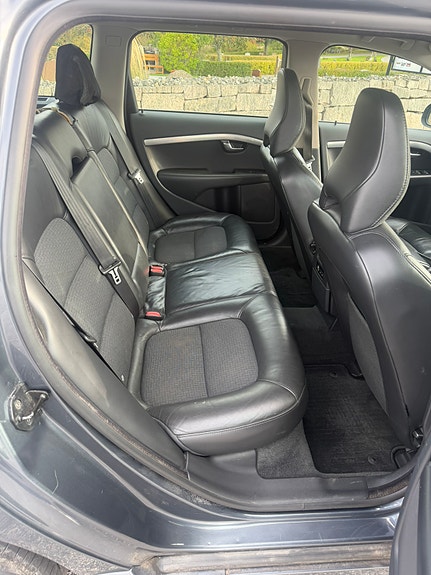 Volvo V70 6 of 8