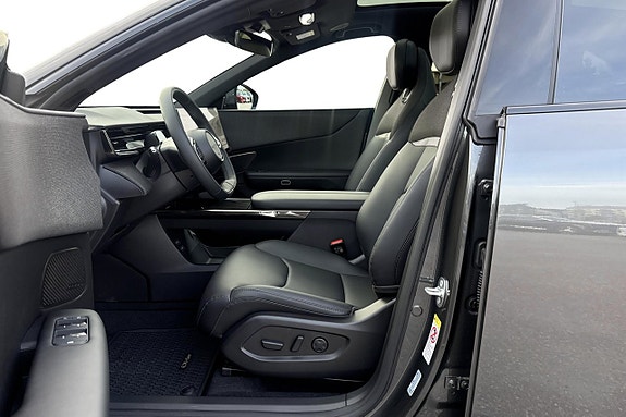 Mazda CX-6e 13 of 30