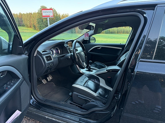 Volvo V70 4 of 5
