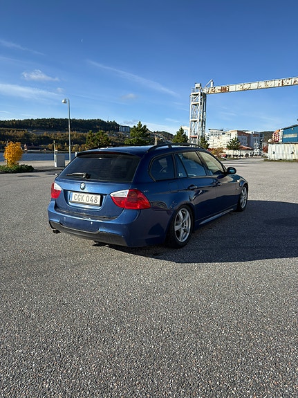 BMW 320d 3 of 8