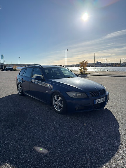 BMW 320d 2 of 8