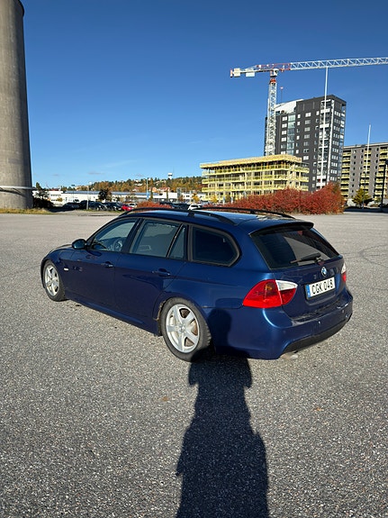 BMW 320d 4 of 8