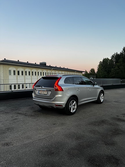 Volvo XC60 5 of 15
