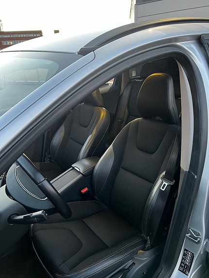Volvo XC60 7 of 15