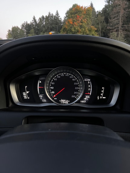 Volvo XC60 10 of 15
