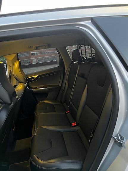 Volvo XC60 13 of 15