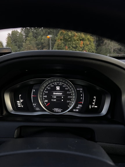 Volvo XC60 11 of 15