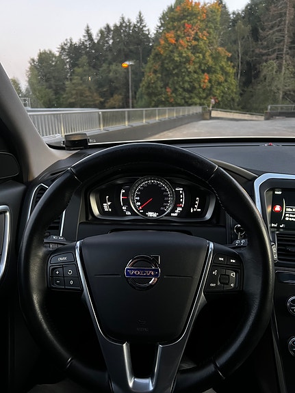 Volvo XC60 9 of 15
