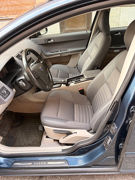 Volvo V50 7 of 10