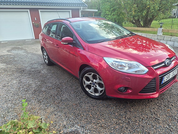 Ford Focus 2 of 3