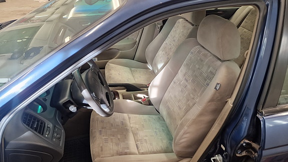 Honda Accord 4 of 8