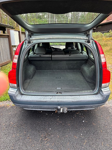 Volvo V70 8 of 8