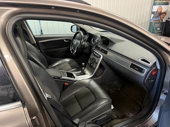 Volvo V70 6 of 8