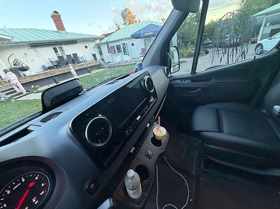 Mercedes-Benz Sprinter 319 12 of 13