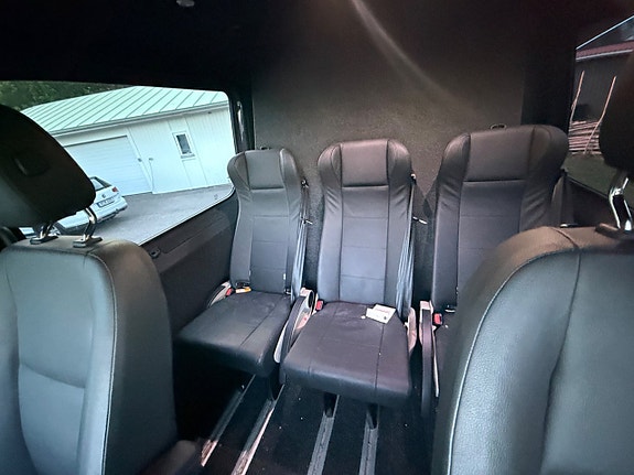 Mercedes-Benz Sprinter 319 11 of 13