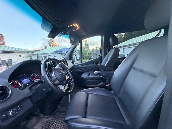 Mercedes-Benz Sprinter 319 13 of 13
