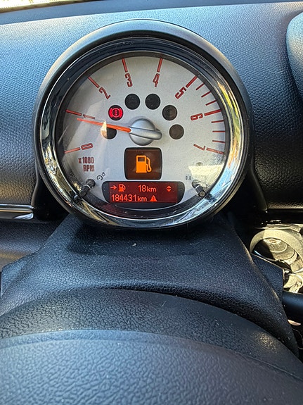 MINI Countryman Cooper D 4 of 5