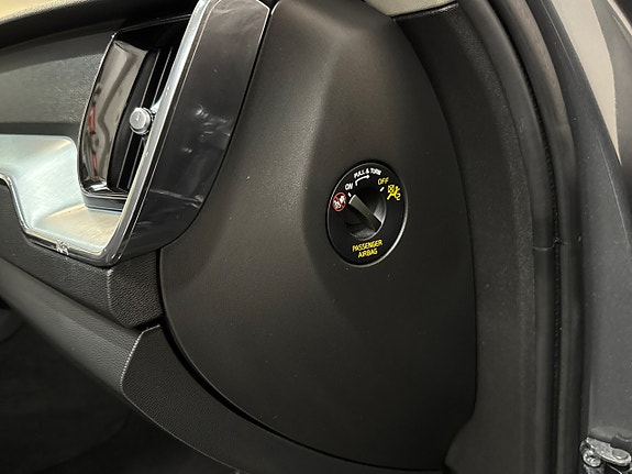 Volvo XC60 22 of 30