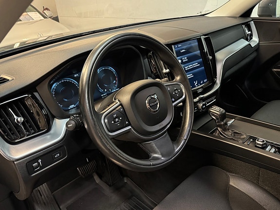 Volvo XC60 15 of 30