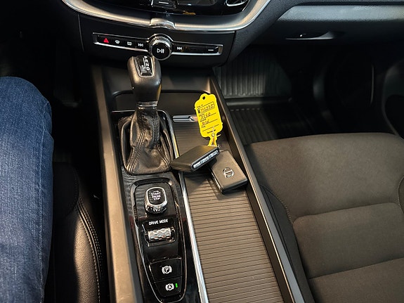 Volvo XC60 30 of 30