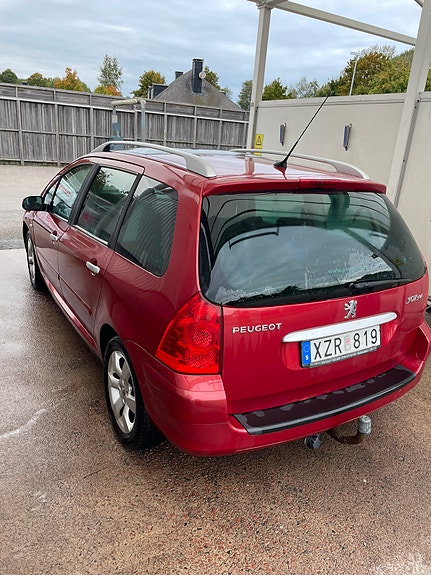 Peugeot 307 SW 2 of 6