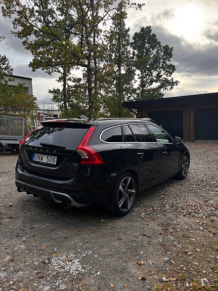 Volvo V60 4 of 7