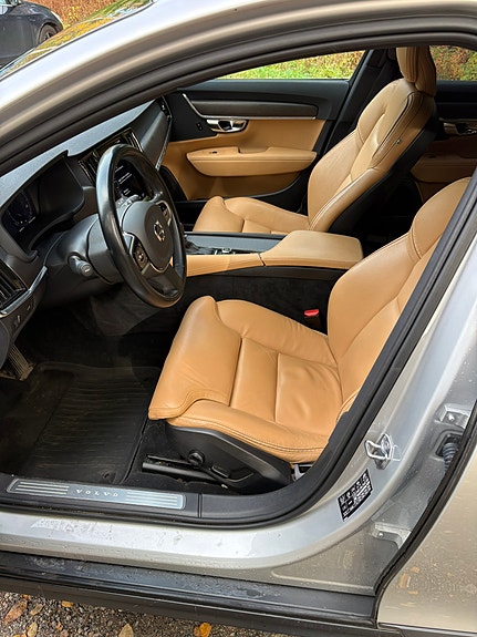 Volvo V90 Cross Country 8 of 15