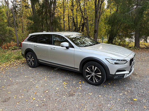 Volvo V90 Cross Country 3 of 15