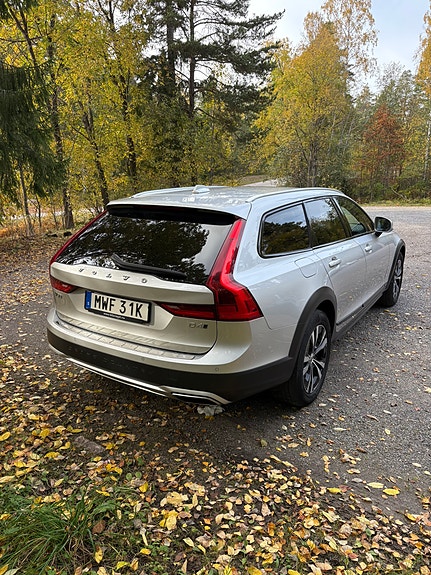 Volvo V90 Cross Country 4 of 15