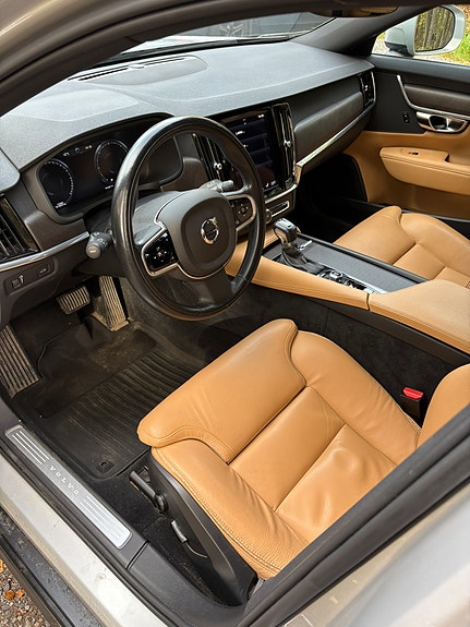Volvo V90 Cross Country 7 of 15