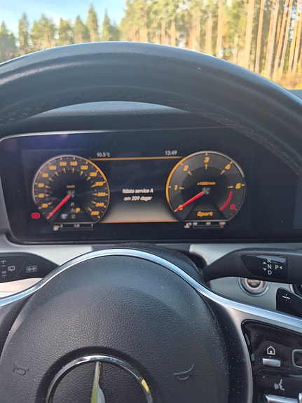 Mercedes-Benz E220 6 of 7