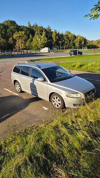 Volvo V50 3 of 17