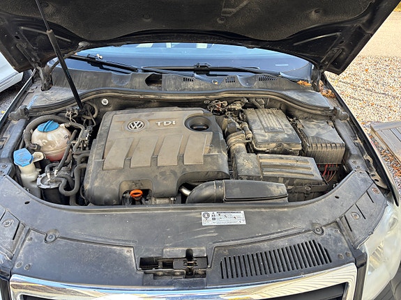 Volkswagen Passat 13 of 14