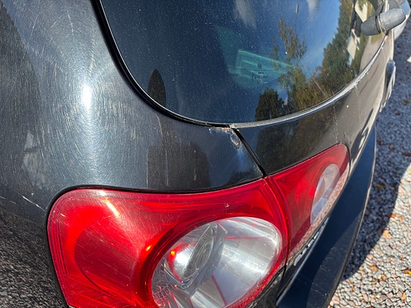 Volkswagen Passat 7 of 14