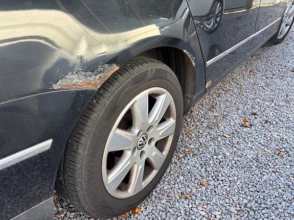 Volkswagen Passat 8 of 14