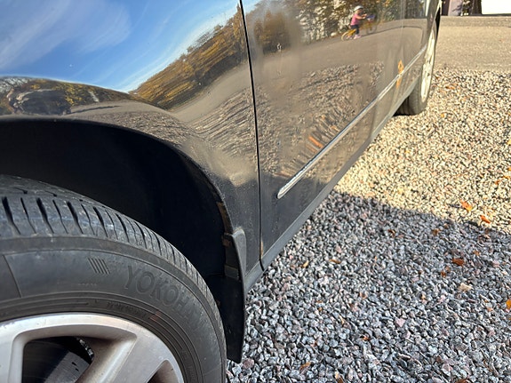 Volkswagen Passat 9 of 14