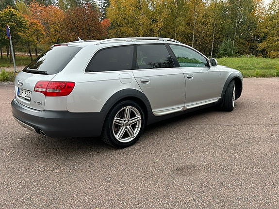 Audi A6 allroad 2 of 12