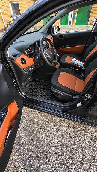 Hyundai i10 4 of 6