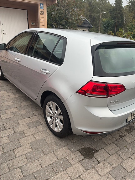 Volkswagen Golf VII 2 of 10