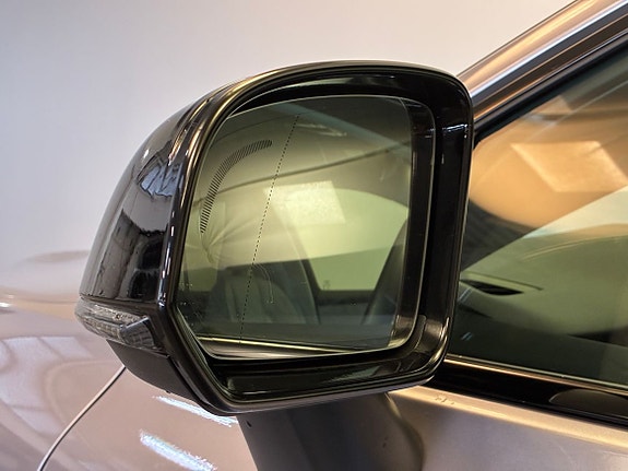 Volvo V60 13 of 24