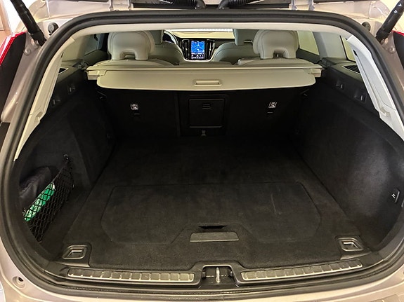Volvo V60 10 of 24