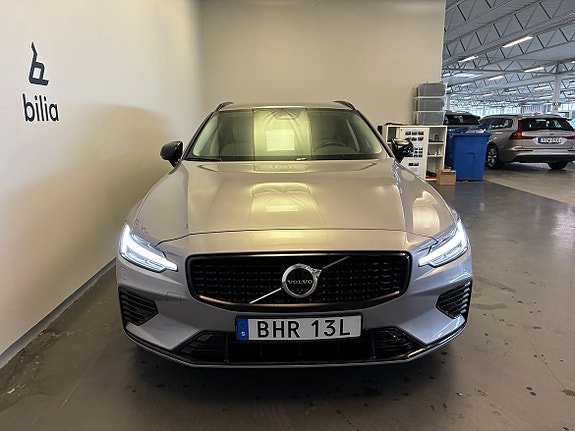 Volvo V60 2 of 24