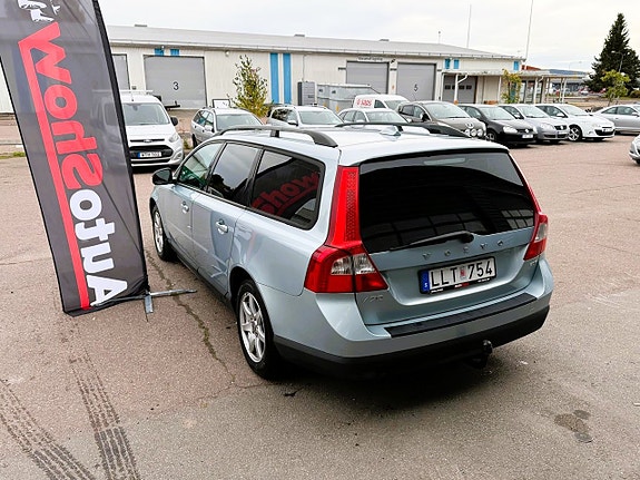 Volvo V70 4 of 9