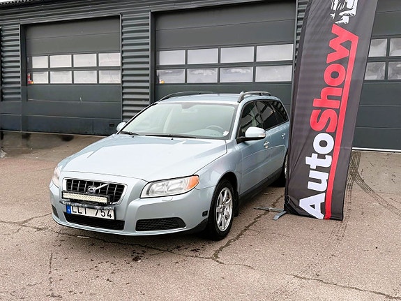 Volvo V70 2 of 9