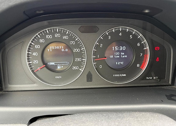 Volvo V70 6 of 9