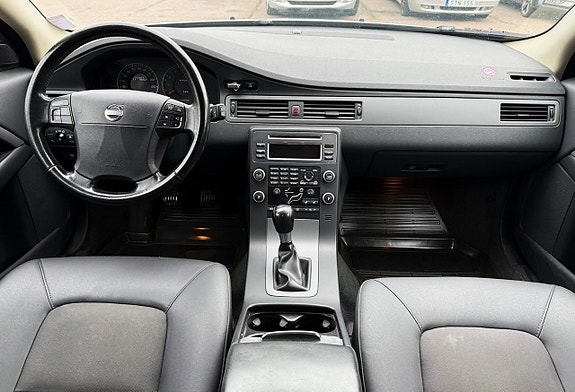 Volvo V70 7 of 9